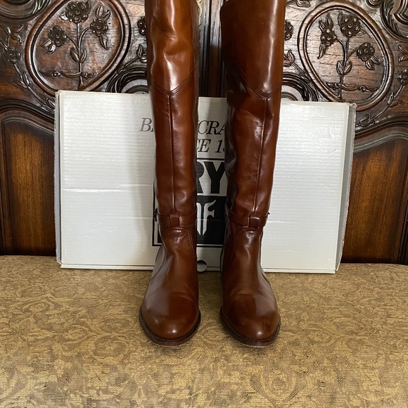 Women's Frye Tall Chestnut Color Polish Riding Boot Size 9M - Picture 2 of 9